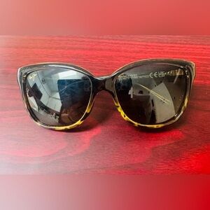 Maui Jim Stylish Tortoise Shell Sunglasses
